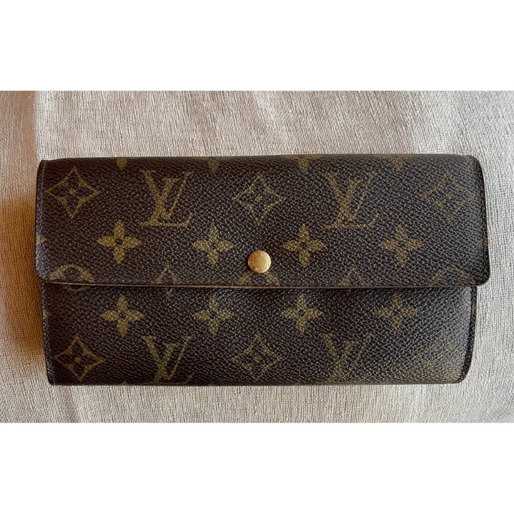 Pre-Loved Authentic Louis Vuitton Sarah Wallet